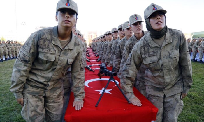 Danıştay’dan “TSK’da başörtüsü laikliğe aykırı değil” kararı..