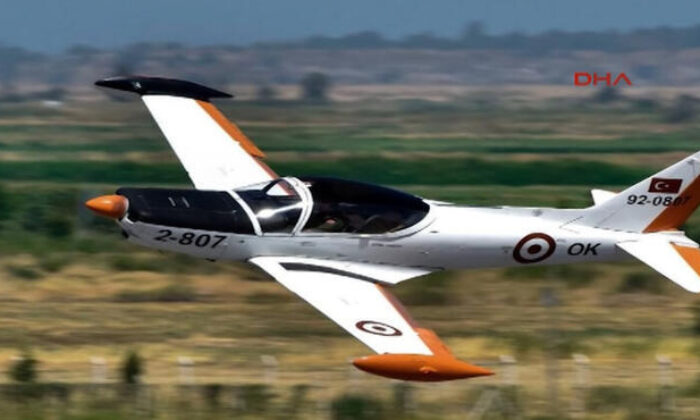 Askeri eğitim uçağı düştü!.