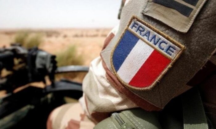 Fransa, e-bildiriye imza atan askerlere yaptırım uygulayacak!.