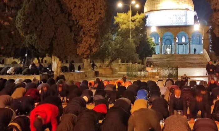 Mescid-i Aksa’da ilk Teravih Namazı kılındı!.