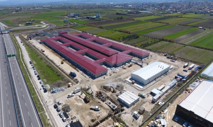 Türkiye sözünde durdu, Arnavutluk’ta 48 günde hastane inşa edildi!.