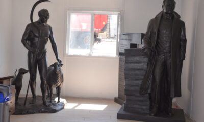 CHP’li belediyeler durmuyor! Sinop’ta Sabahattin Ali ve Tarzan Kemal’in heykelleri hazırlandı!.