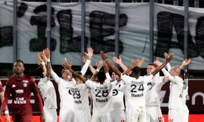 Lille, deplasmanda milli futbolcular Burak Yılmaz ve Zeki Çelik’in golleriyle Metz’i mağlup etti!.