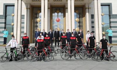 Cumhurbaşkanı Erdoğan, Cumhurbaşkanlığı Bisiklet Turu Ankara Kafilesini kabul etti!.