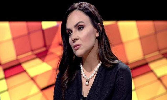 Buket Aydın, İsrail’in zulmüne Erbakan Hoca’nın sözleriyle tepki gösterdi!.