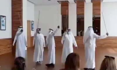 İşgalci teröristleri böyle karşıladılar! İsrailli heyete BAE’de danslı karşılama..
