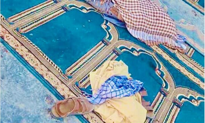 Afganistan’da Camiye bombalı saldırı! 12 ölü..