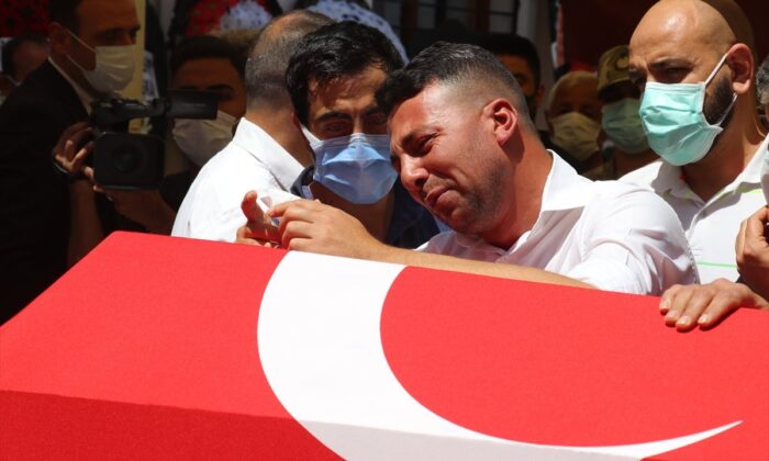 Adana şehidini uğurladı!.
