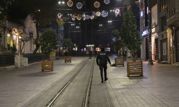 Sokağa çıkma kısıtlaması Mayıs sonuna kadar sürecek!.