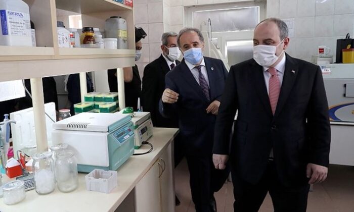 Mustafa Varank yerli aşı için tarih verdi!.