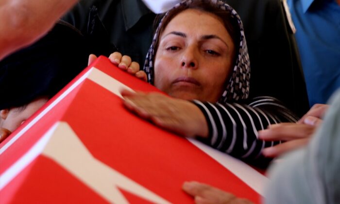 Silah arkadaşı tarafından vurulan onbaşı toprağa verildi!.