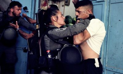 Terörist İsrail’in kuduz köpekleri, Şam Kapısı’nda toplanan Filistinlilere saldırdı!.