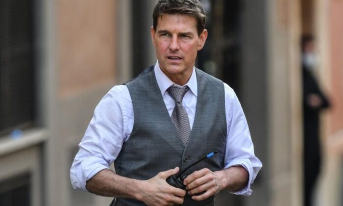 Tom Cruise’un hayranları film setini bastı!.