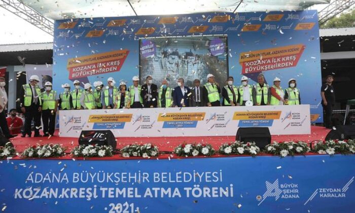 Ankara için “her mahalleye bir kreş” vaadini gerçekleştiremeyen Yavaş, Adana’da kreş temel atma törenine katıldı!. (video haber)