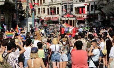 LGBT’li sapkınların “Kürdistan vardır, lubunyalar vardır” sloganlarıyla sözde “Onur Haftası” yürüyüşüne polis geçit vermedi!. (video haber)