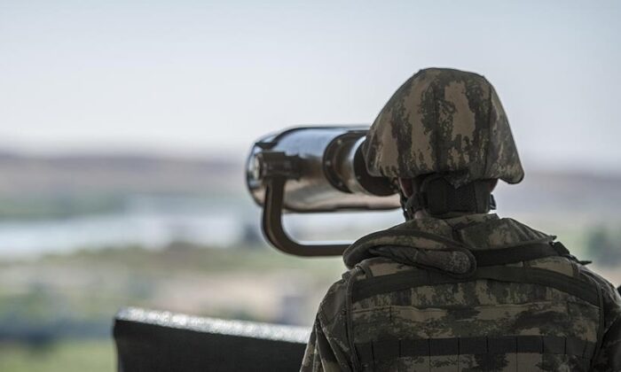 Yasa dışı yollarla sınırı geçmeye çalışan 9 terörist yakalandı!.