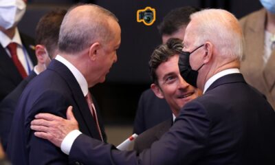 NATO Zirvesi’nde Erdoğan-Biden sohbetinden kameralara yansıyanlar…