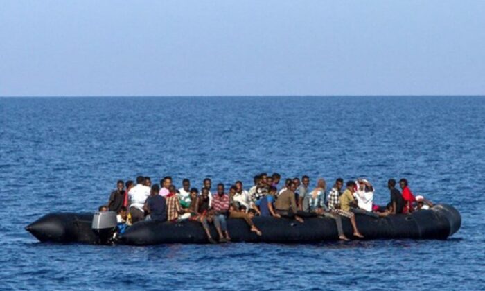Yemen açıklarında göçmen teknesi battı! En az 300 mülteci hayatını kaybetti!.