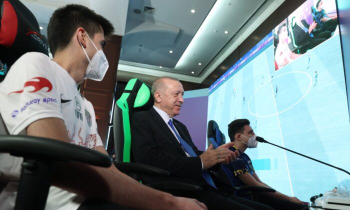 Cumhurbaşkanı Erdoğan, e-spor ödül törenine katıldı!.