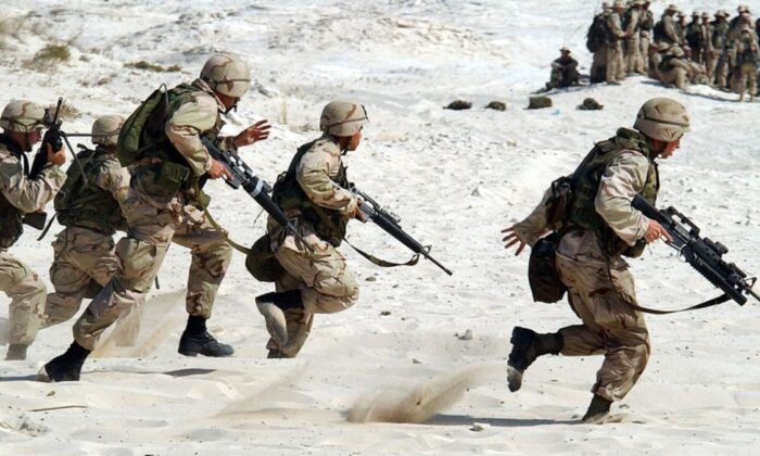 Amerika’nın Afganistan’da ki hezimeti! Askerlerini ve ekipmanlarını kaçırır gibi çıkardı!.