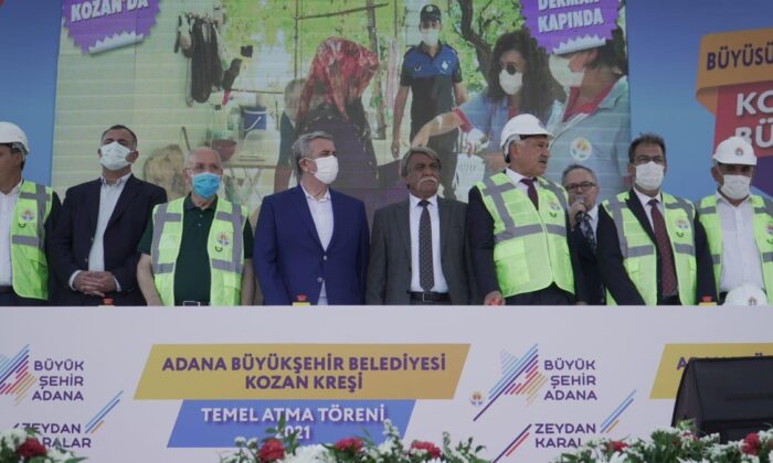 Töreni görenler dev proje açılışı sanacak!. Adana’da 10 belediye başkanıyla kreş temel atma töreni..