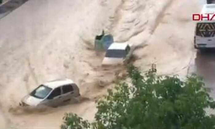 CHP yönetiminde ki başkentin hali! Ankara’da caddeleri sel bastı!.