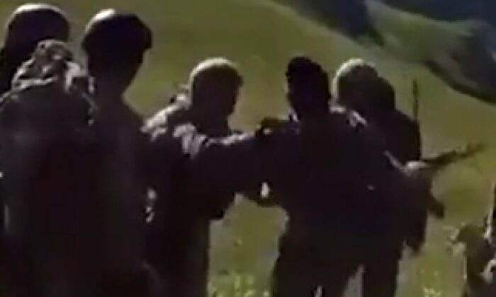 Azerbaycan askerleri, sınır ihlali yapan Ermeni askerleri döverek geri yolladılar!.