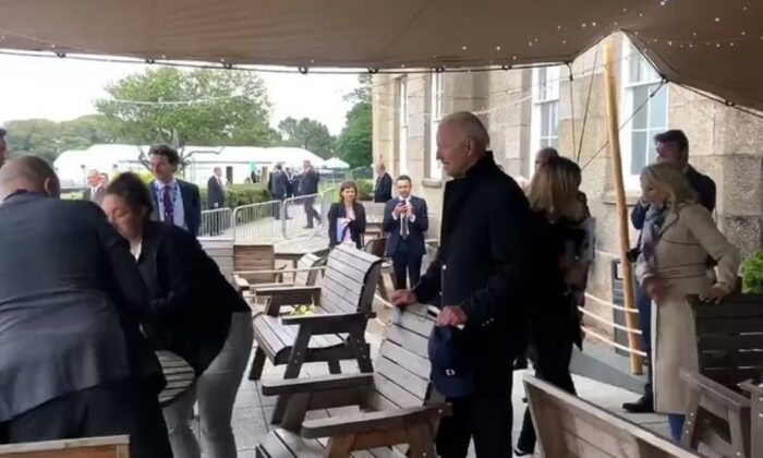 Joe Biden BBC muhabirlerini masadan kovdurdu!.