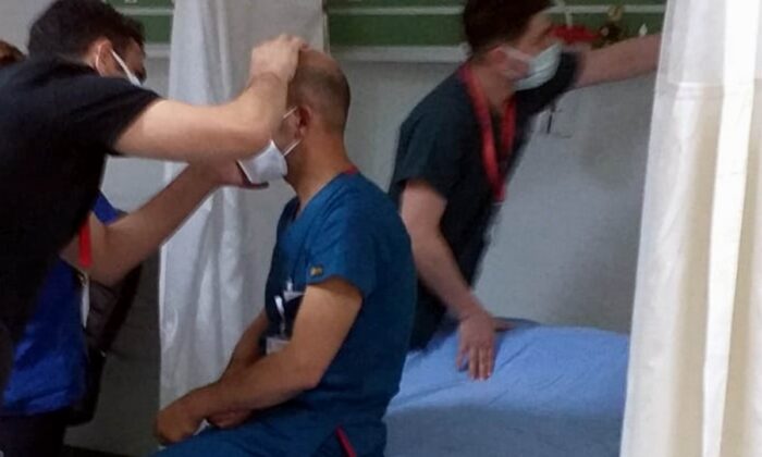 Samsun’da hasta yakını doktoru darp etti!.