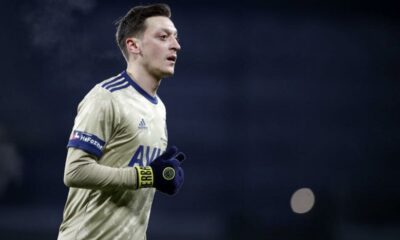 Mesut Özil’den Fenerbahçe taraftarlarına şampiyonluk sözü..