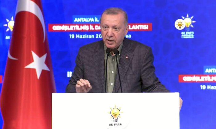 Başkan Erdoğan: Pazara Kadar Değil Mezara Kadar, Bırakın Gidenler Gitsin!.