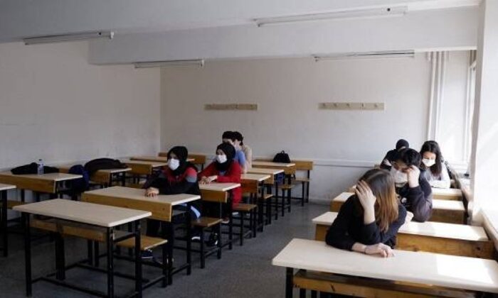 Lise öğrencilerine karne ve başarı belgeleri dijital ortamda verilecek!.