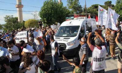 Cenazede ortalık karıştı! Deniz Poyraz’ın tabutuna PKK paçavrası sermek isteyen HDP’lilerle polis arasında arbede..