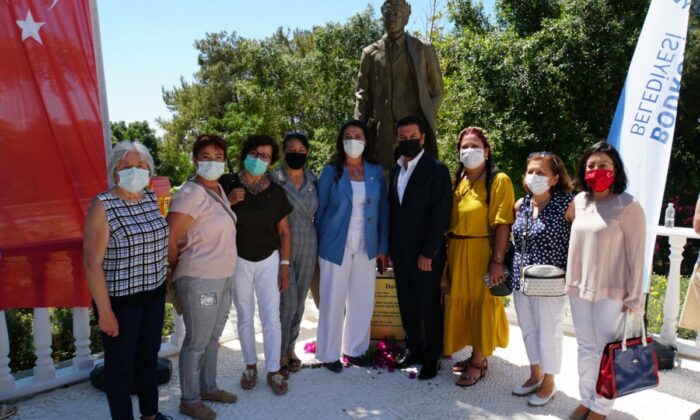 Muhteşem hizmetlere(!) devam! CHP’li Bodrum Belediyesi’nden “Nazım Hikmet” heykeli..
