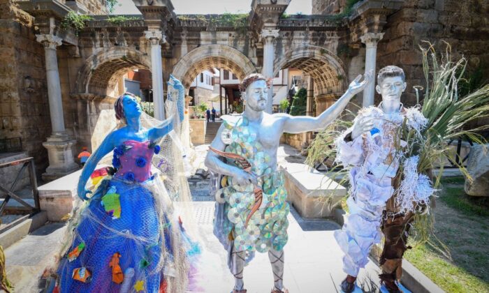 CHP’den bu kez de canlı heykellerle çevreye duyarlılık çağrısı..