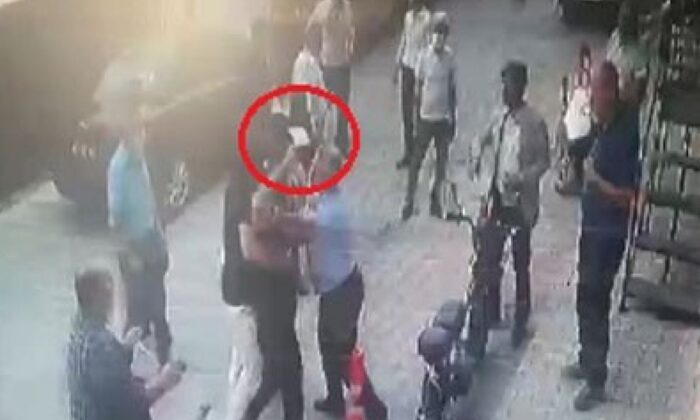 İzmir Torbalı’da satırlı kavga! CHP’liler birbirine girdi!. (video haber)