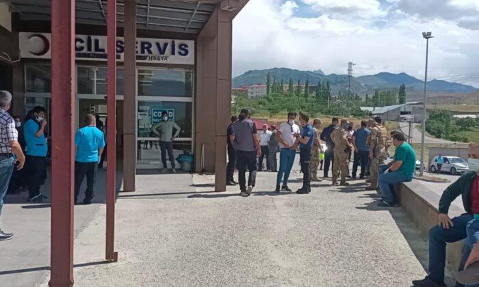 Kars’ta askeri araç kaza yaptı! 1 askerimiz şehit oldu, 3 sivil hayatını kaybetti!.