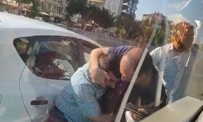 Antalya’da yolcu otobüsü şoförüne paspaslı saldırı..