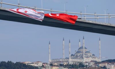 15 Temmuz Şehitler Köprüsü’ne Türk ve KKTC Bayrağı asıldı!.