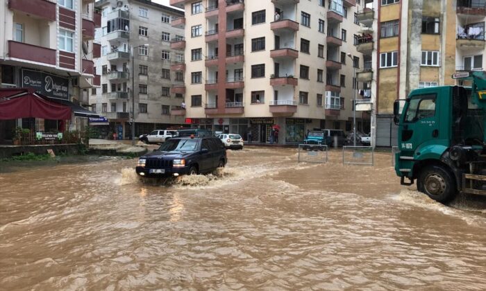 Artvin yine sele teslim..