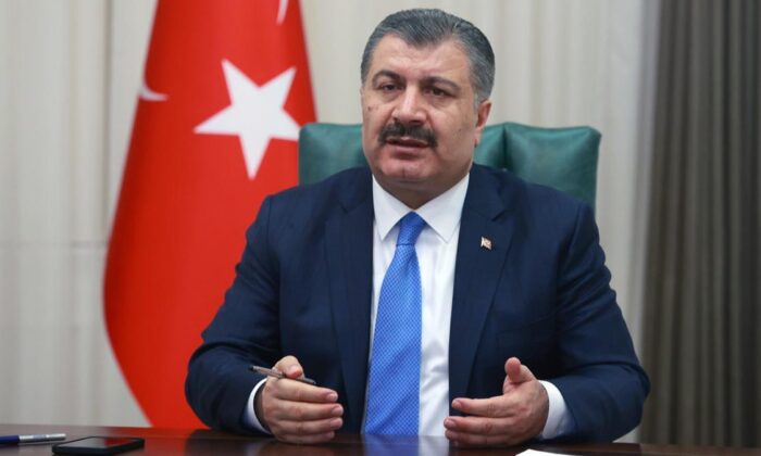 Fahrettin Koca’dan Kütahya’da aşı daveti yapan çalışan hakkında açıklama..