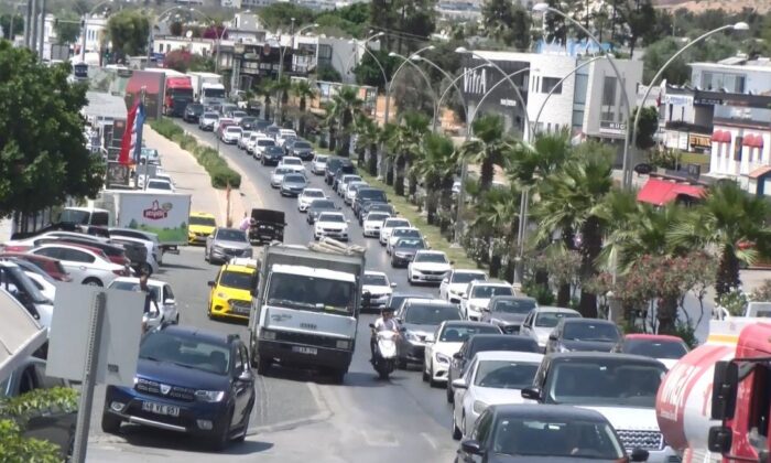 Bodrum’dan 1 günde 70 bin araç çıkış yaptı!.