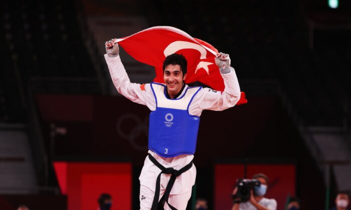 Milli Tekvandocu Hakan Reçber bronz madalya kazandı!.