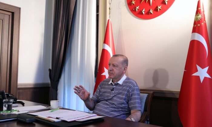 Cumhurbaşkanı Erdoğan, AK Parti teşkilatları ile bayramlaşma programına katıldı!.