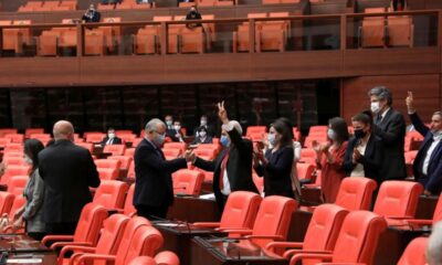 HDP’li vekiller Gergerlioğlu’nu zılgıtla karşıladı!.