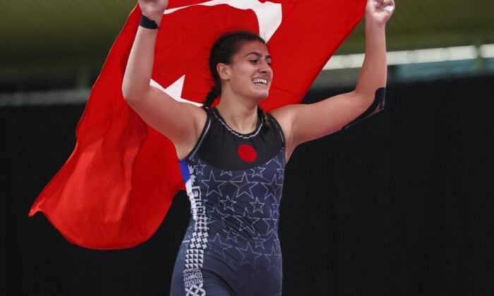 Avrupa Gençler Güreş Şampiyonası’nda Melisa Sarıtaç altın madalya kazandı!.