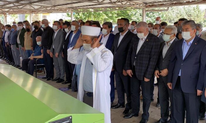 Devlet Bahçeli’nin acı günü! Yeğeni toprağa verildi!.