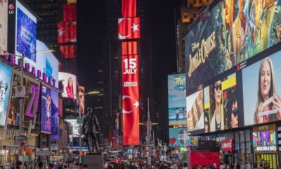 New York Times Meydanı’nda 15 Temmuz.. “Türkiye Geçilmez!.”