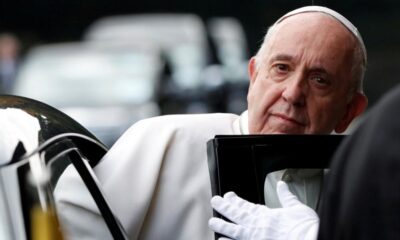 Papa Francis hastaneye kaldırıldı!.