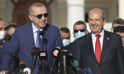 Cumhurbaşkanı Erdoğan Lefkoşa’da Atatürk Anıtı önünde düzenlenen törene katıldı!.